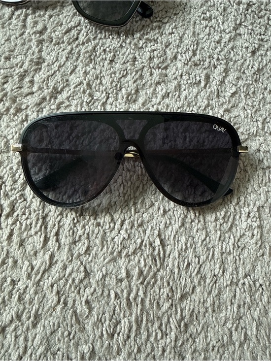Quay Australia Accessories - Quay Australia Black Aviator Sunglasses with Gold Accents